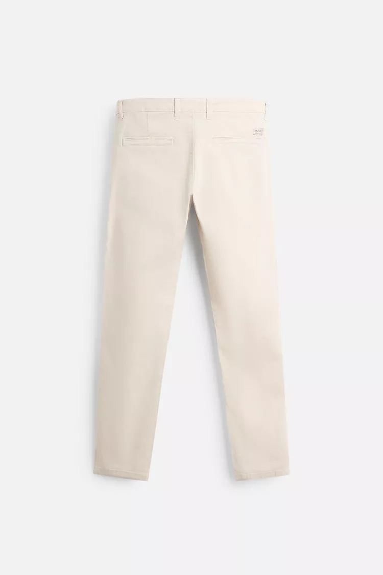 Pantalón chino de corte ajustado